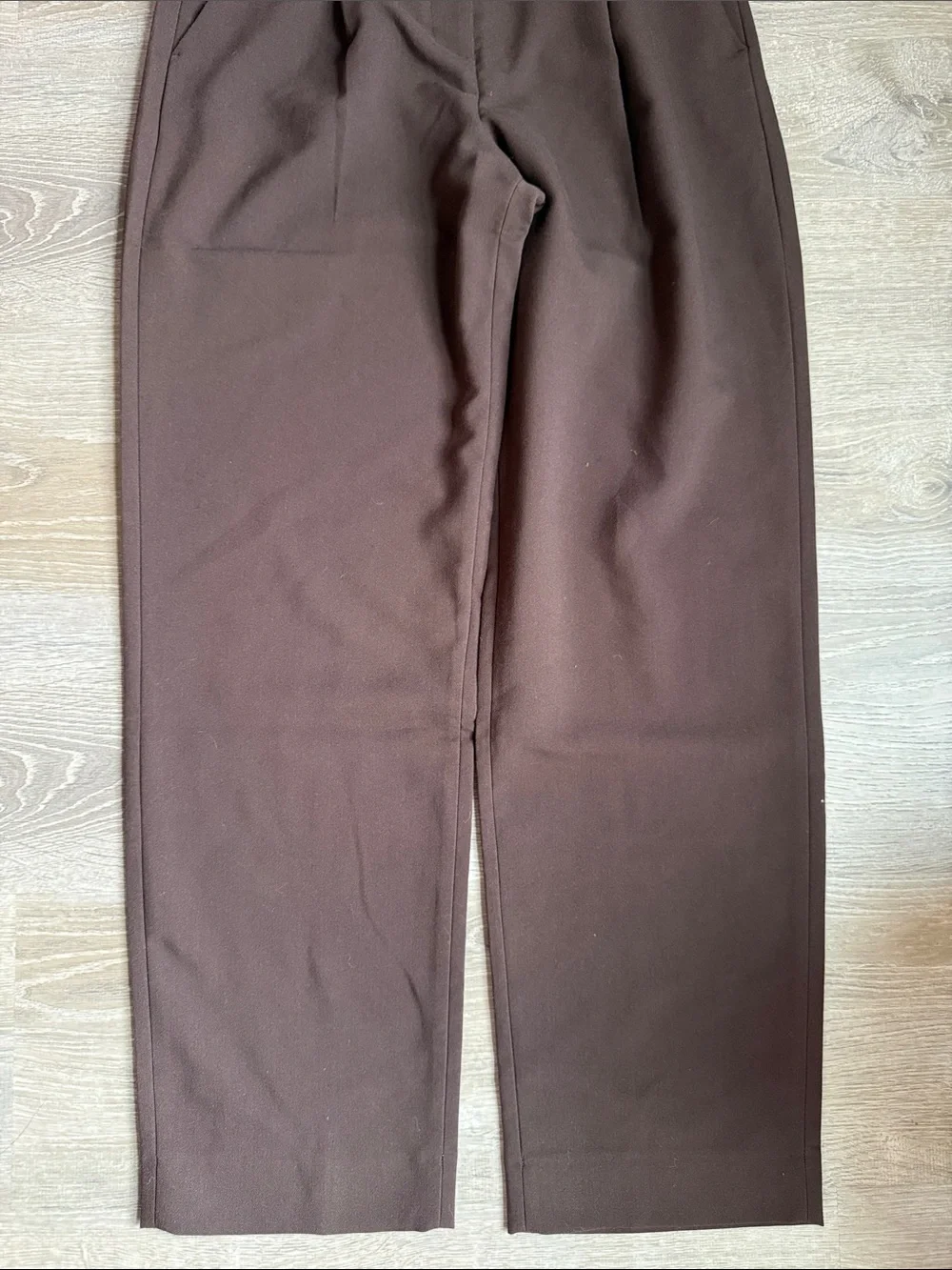Abercrombie & Fitch Sloane Tailored Wide Leg Pant in dark coffee 8 - Picture 6 of 7